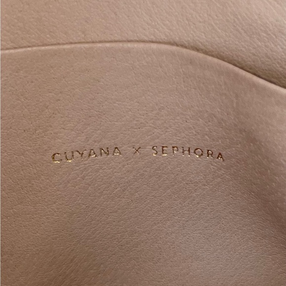 CUYANA BLACK LEATHER PEBBLE TRAVEL ACCESSORY CASE W/GOLD ZIPPER🌟🌟🌟NWT - Picture 11 of 15